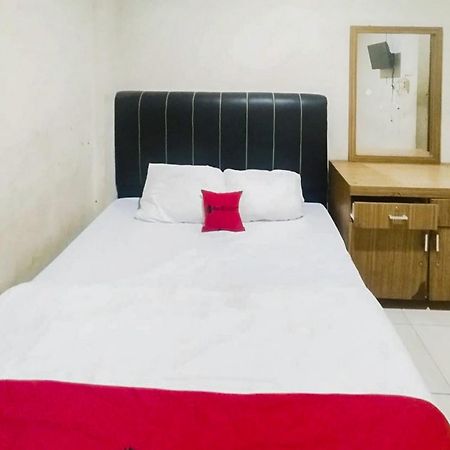 מלון Reddoorz At Jalan Diponegoro בנדר למפונג מראה חיצוני תמונה