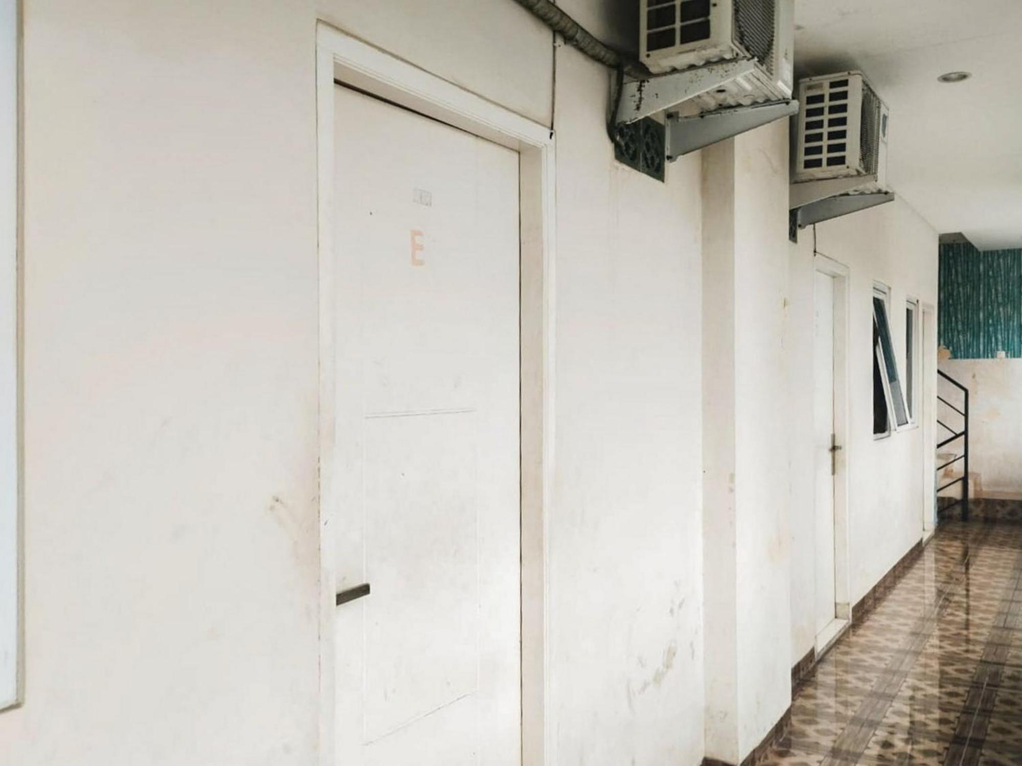 מלון Reddoorz At Jalan Diponegoro בנדר למפונג מראה חיצוני תמונה