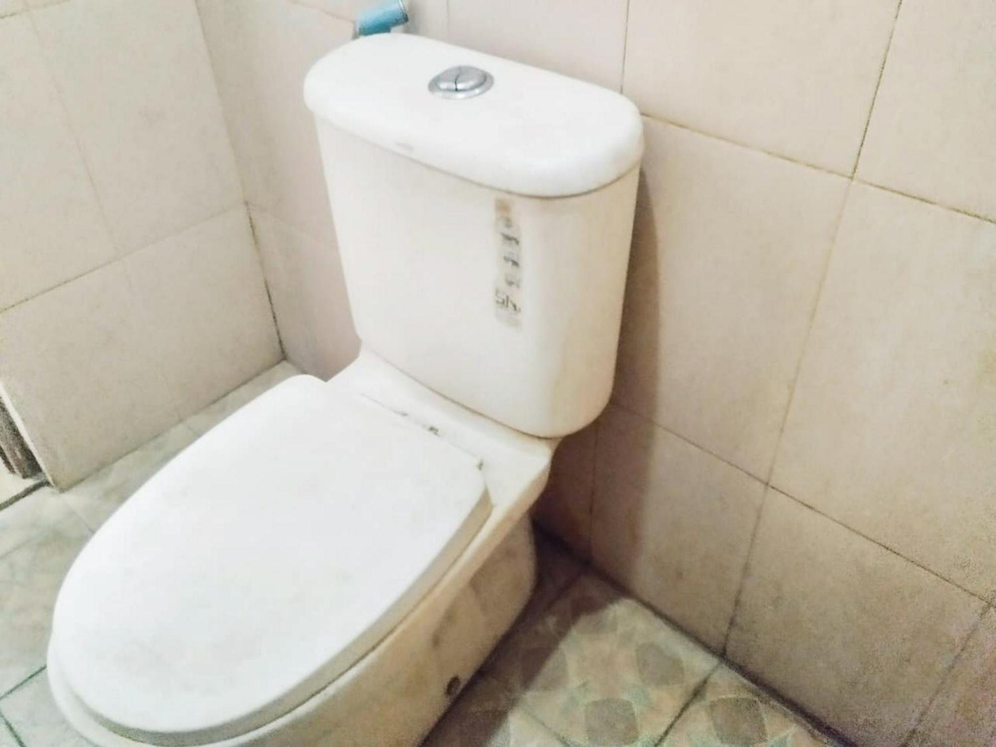 מלון Reddoorz At Jalan Diponegoro בנדר למפונג מראה חיצוני תמונה