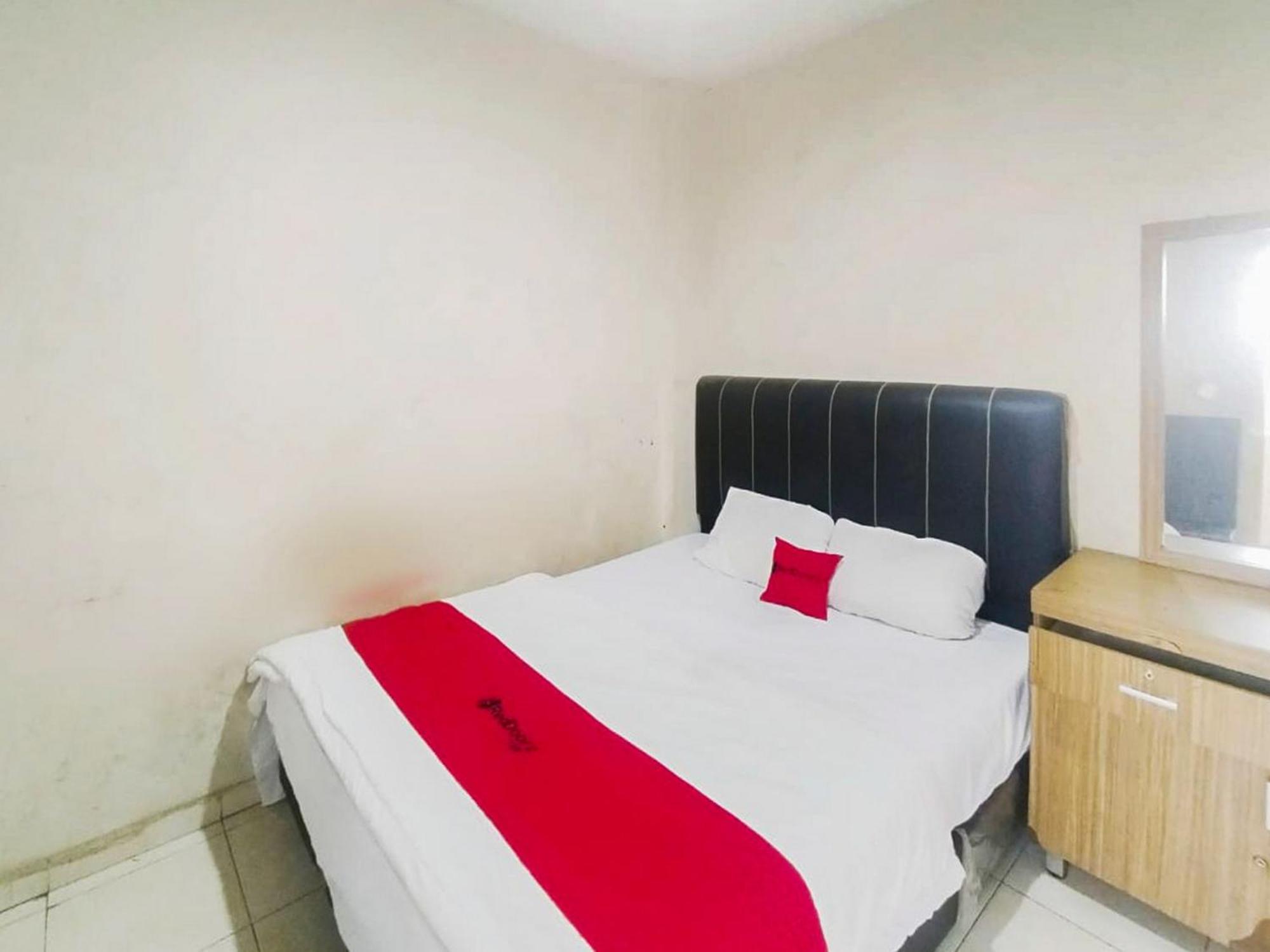 מלון Reddoorz At Jalan Diponegoro בנדר למפונג מראה חיצוני תמונה