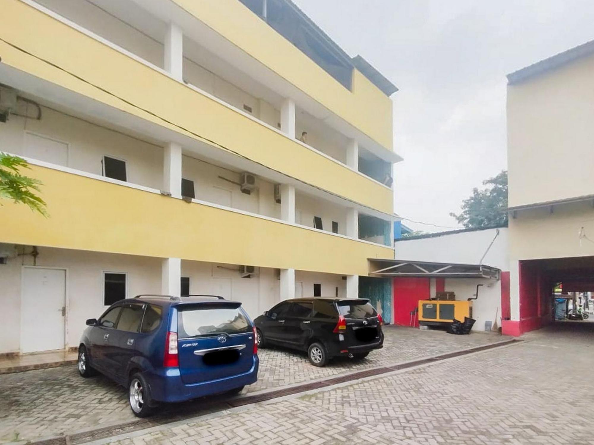 מלון Reddoorz At Jalan Diponegoro בנדר למפונג מראה חיצוני תמונה
